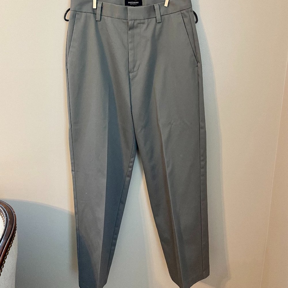 Dockers Men's Gray Dress Pants